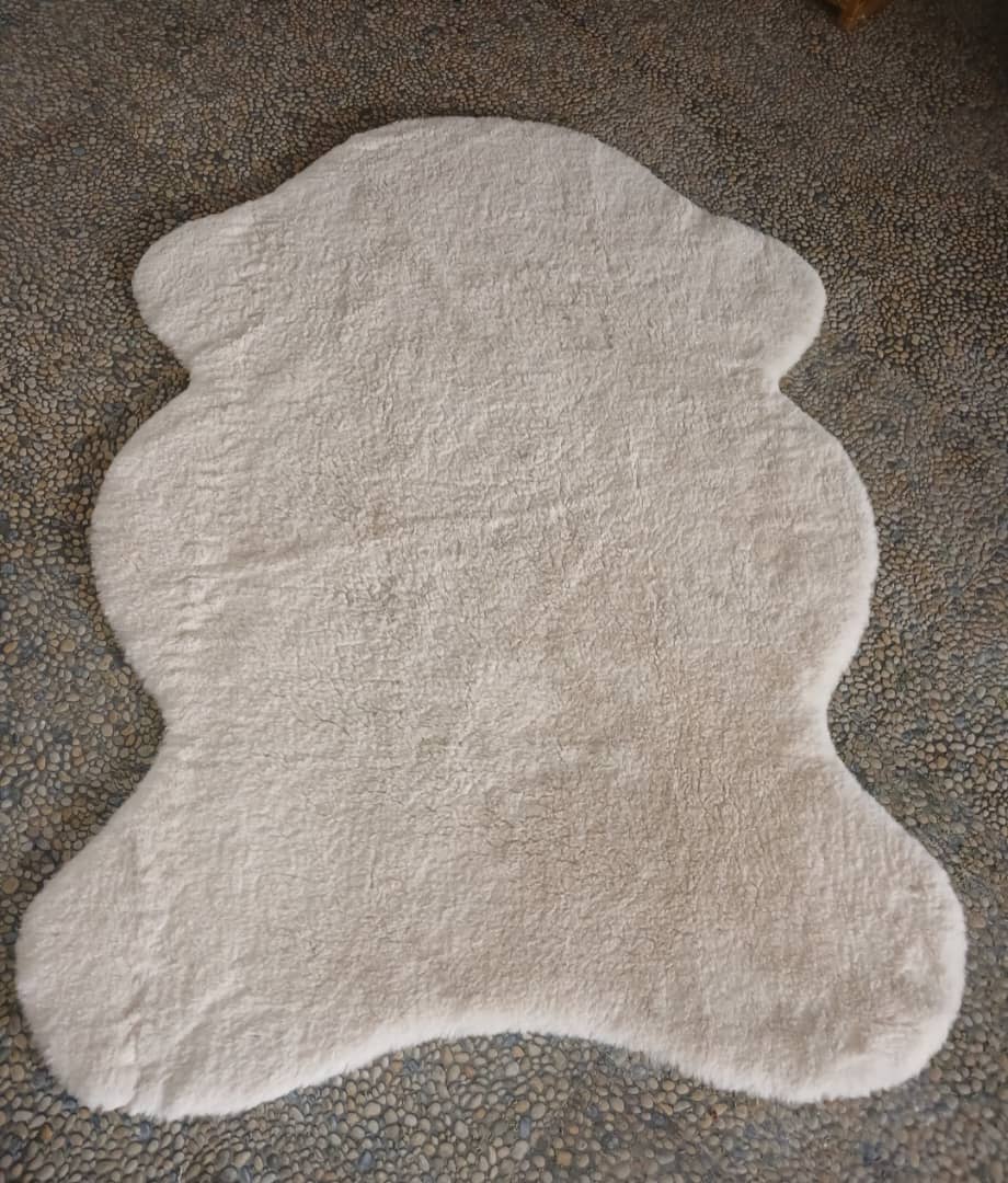 One Couture Sheepskin Sheepskin Rug Soft Fluffy Bedroom Ivory 120 x 170 cm